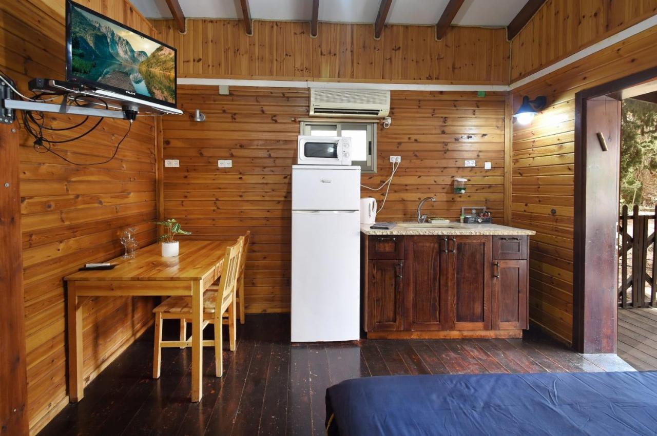 פינה במעיין Villa Mishmār Hāyardin Dış mekan fotoğraf