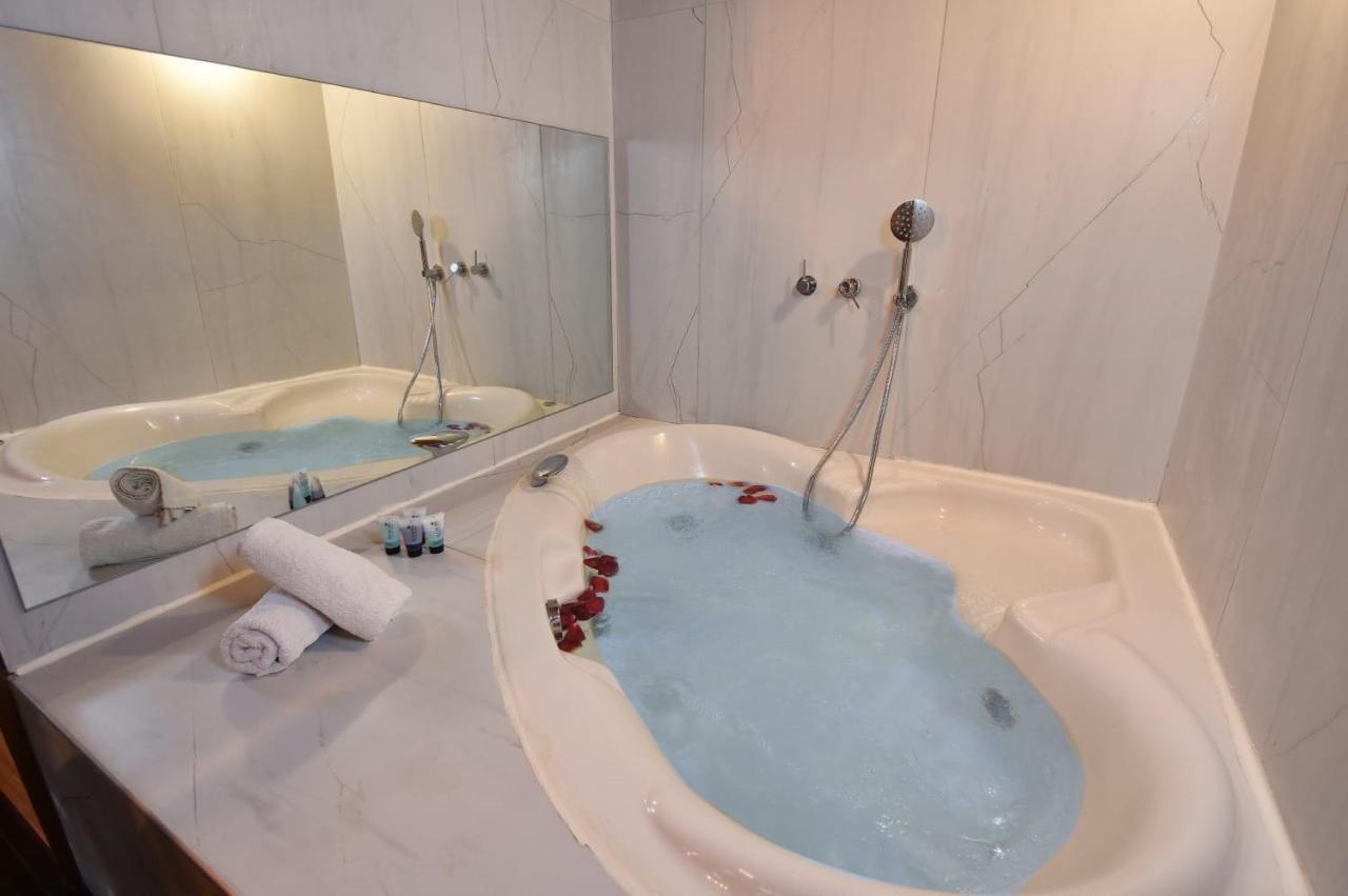 פינה במעיין Villa Mishmār Hāyardin Dış mekan fotoğraf