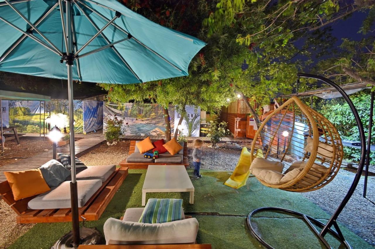 פינה במעיין Villa Mishmār Hāyardin Dış mekan fotoğraf