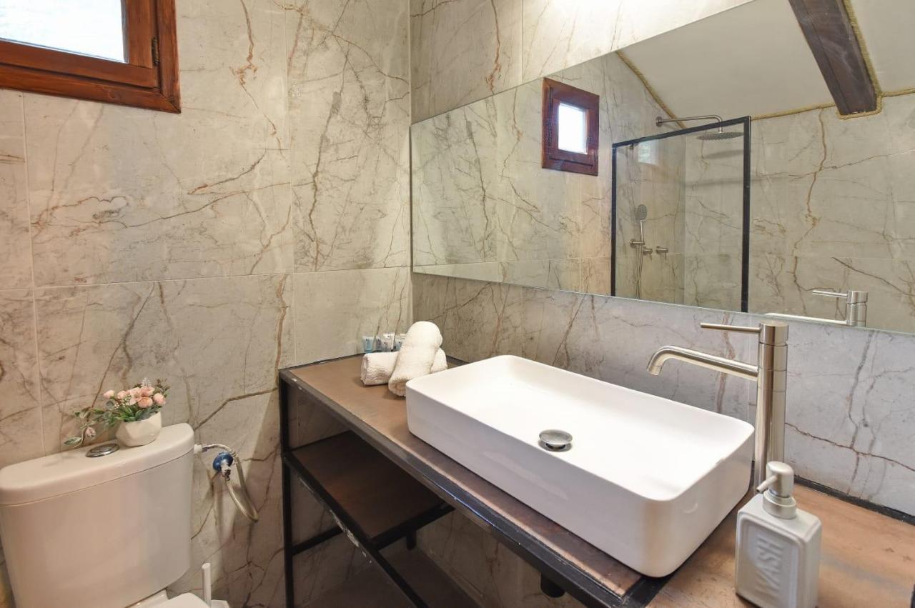 פינה במעיין Villa Mishmār Hāyardin Dış mekan fotoğraf